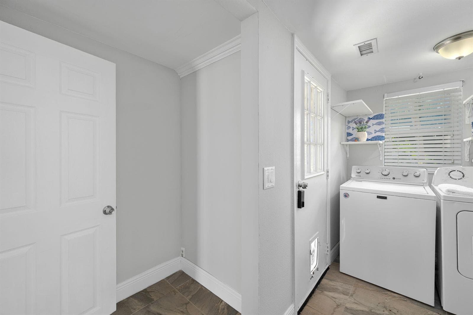 121 Queen Eugenia Court photo 20