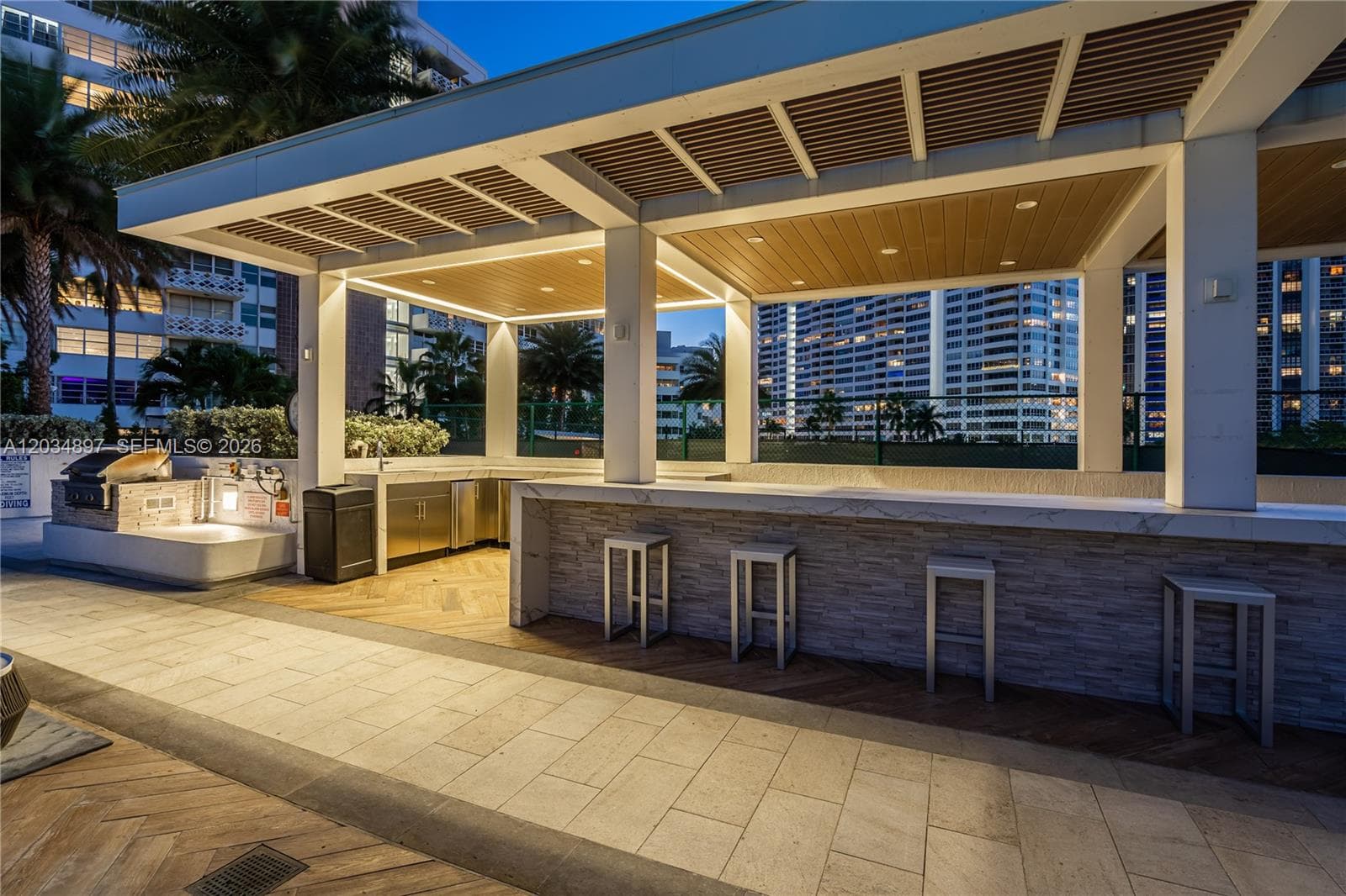 10 Venetian Way PH04 photo 22