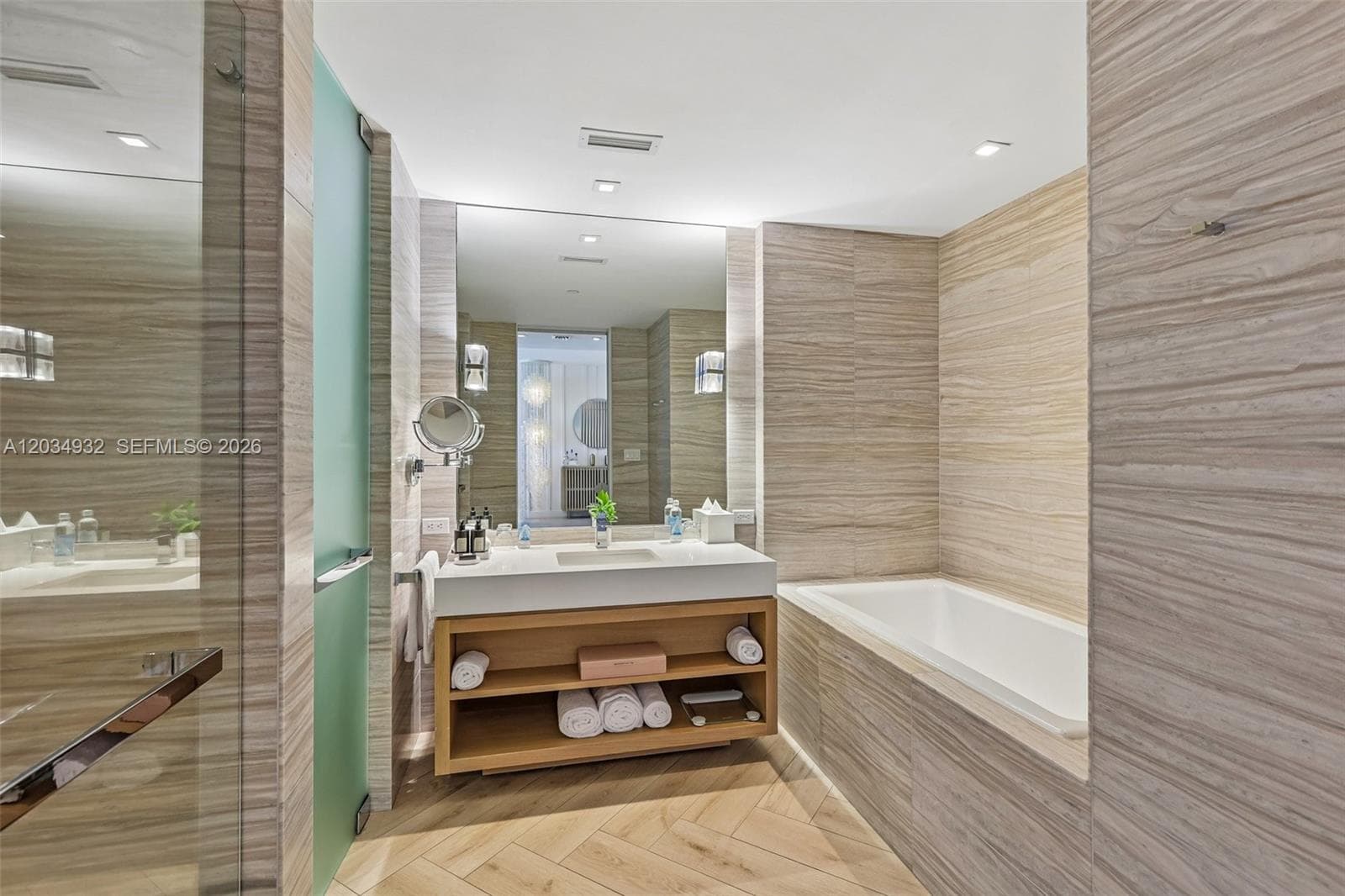 2201 Collins Ave 1019 photo 18