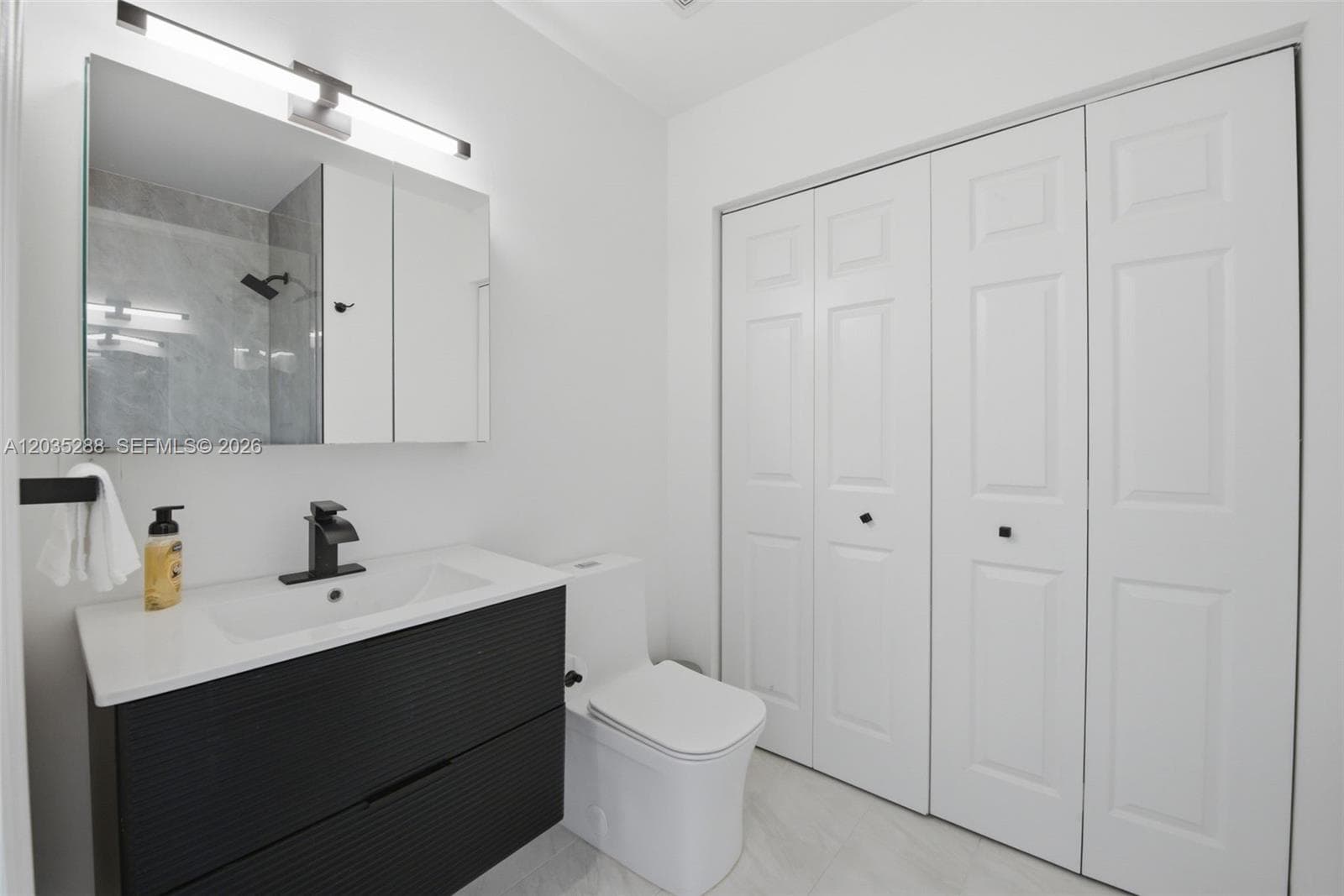 3500 Mystic Pointe Dr PH5 photo 18