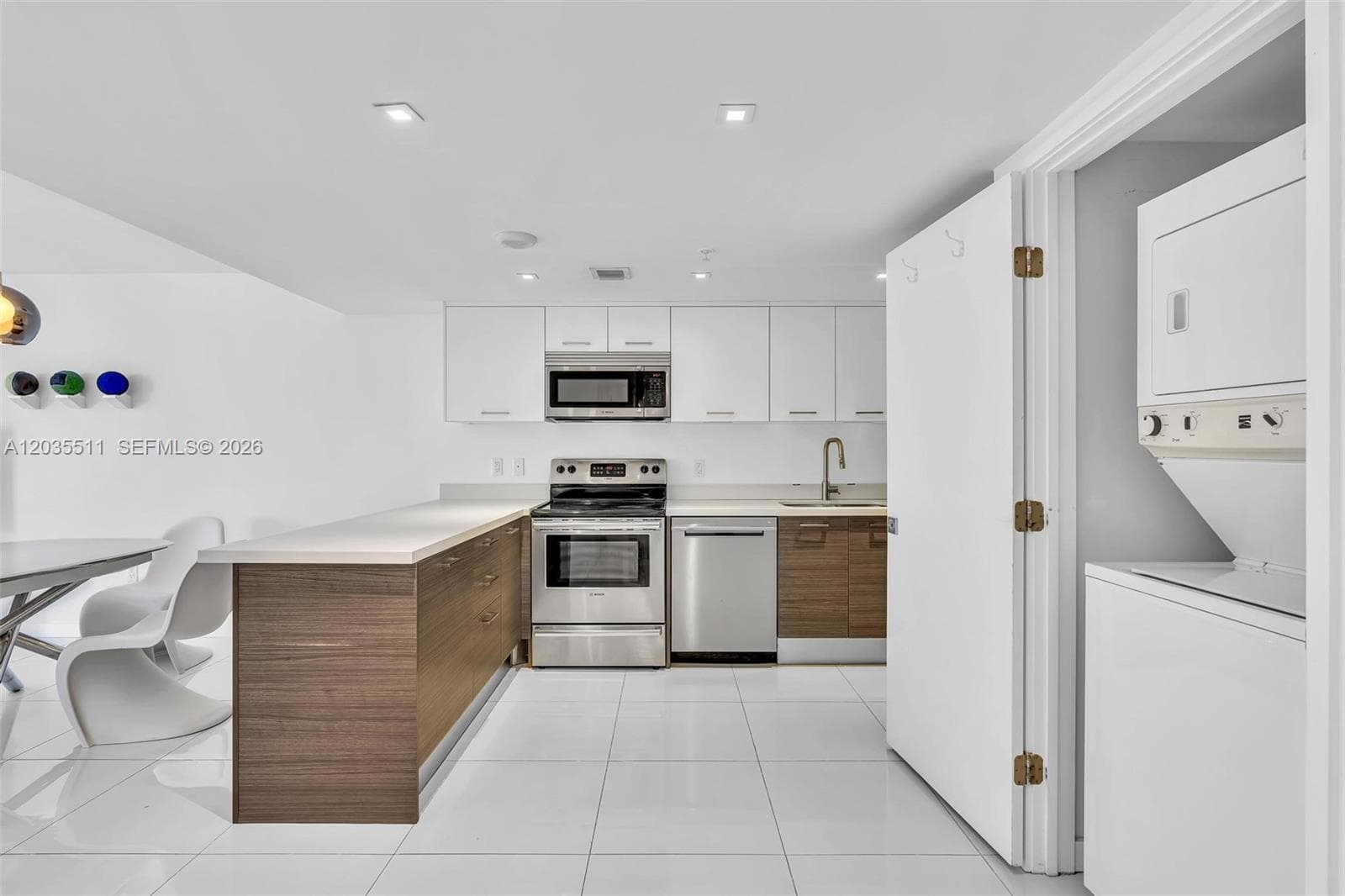 9901 E Bay Harbor Dr 802 photo 2