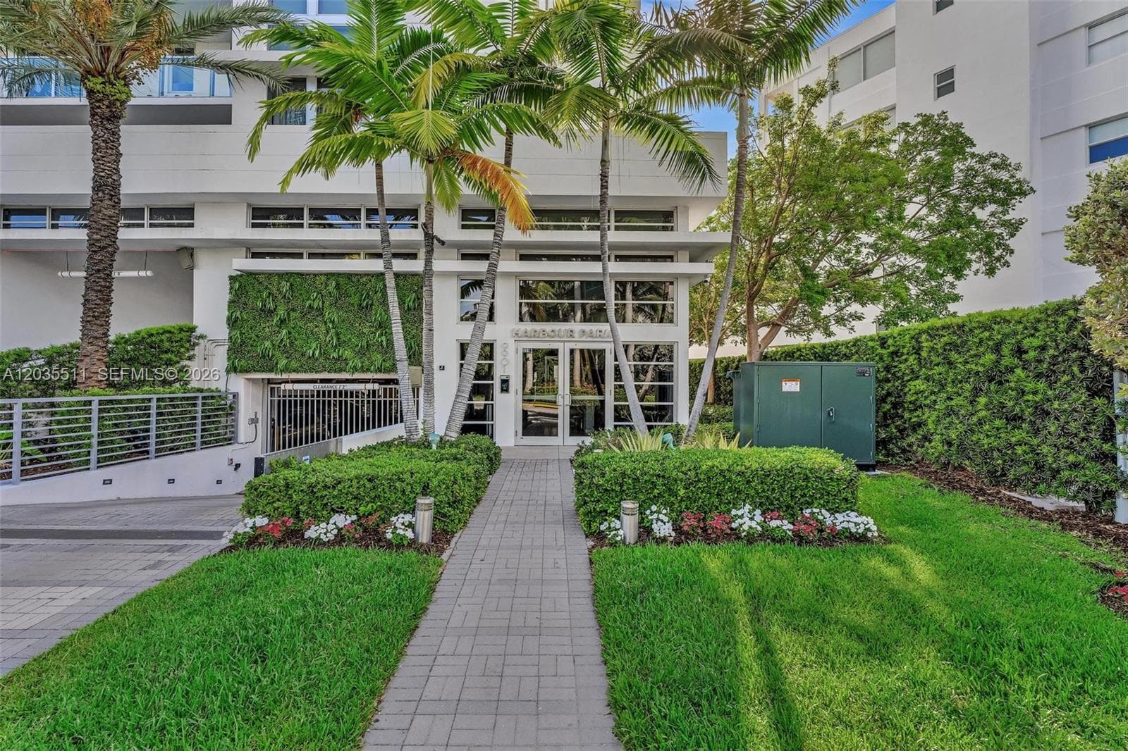 9901 E Bay Harbor Dr 802 photo 20