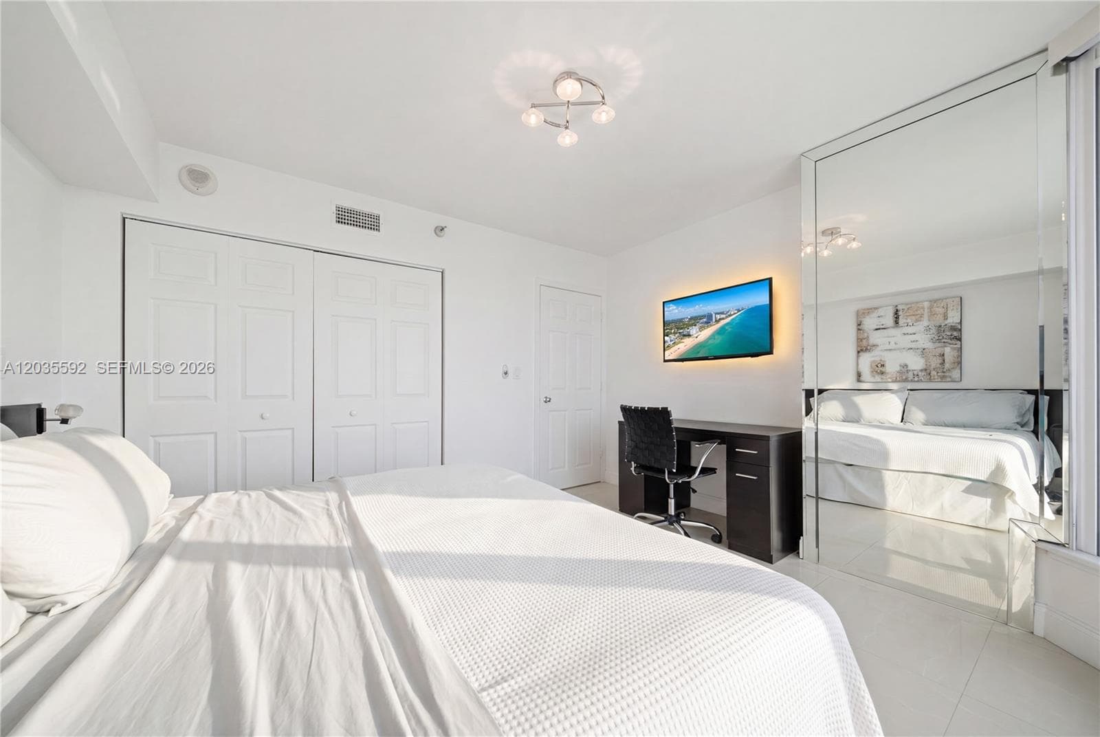 3530 Mystic Pointe Dr 2013 photo 19