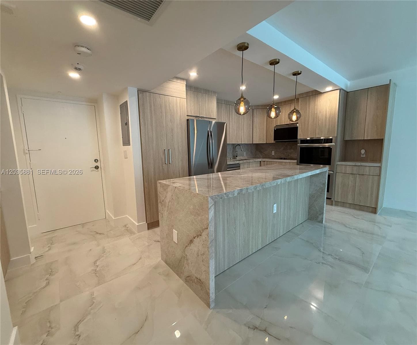 19390 Collins Ave 224 photo 4