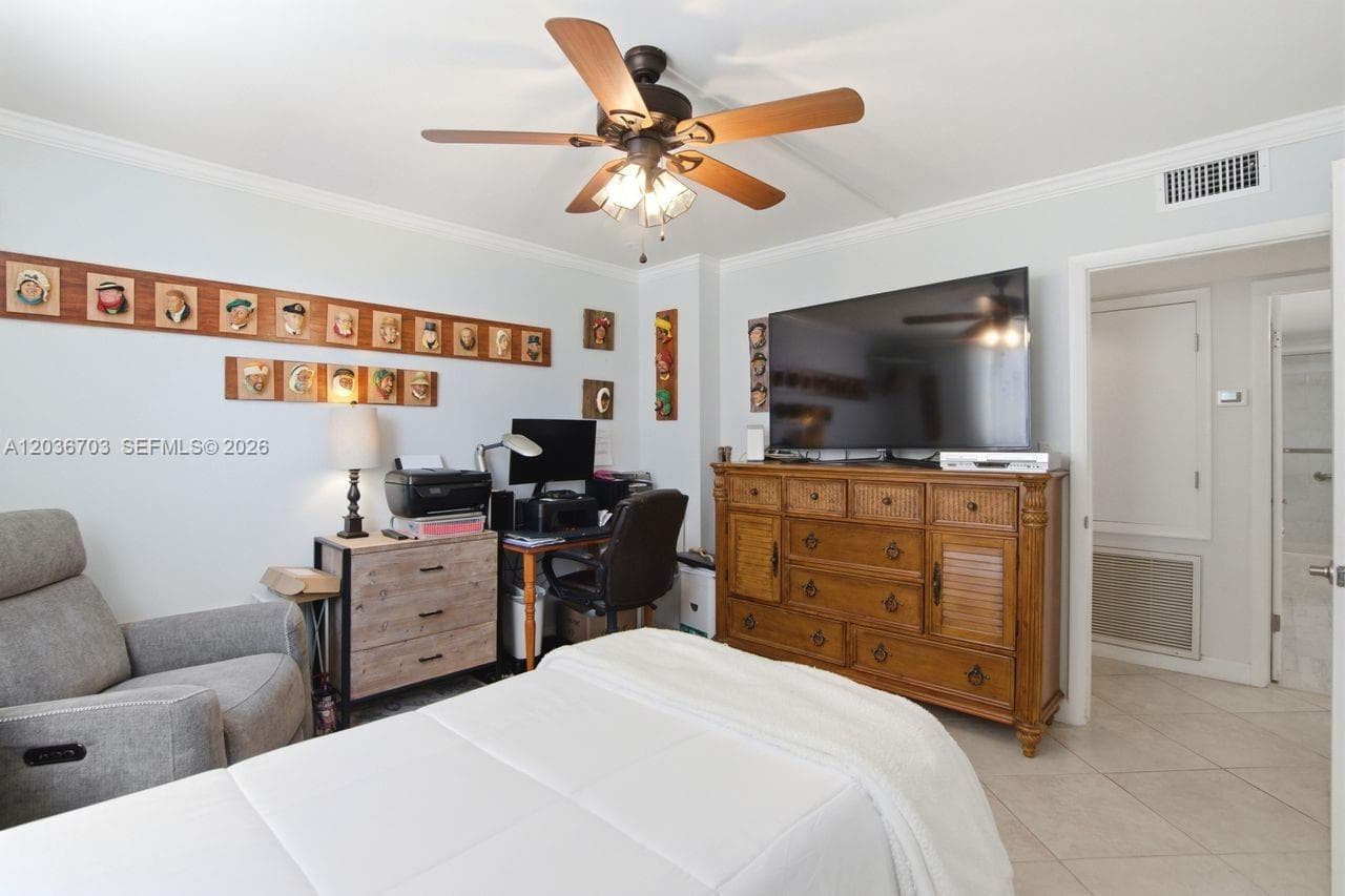 1401 S Ocean Dr 305 photo 24