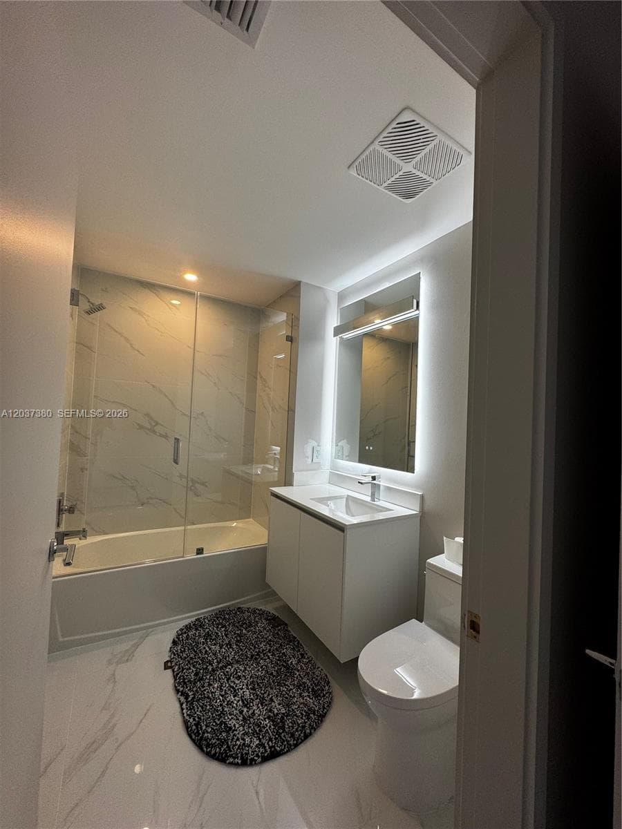 700 NE 23 2206 photo 22
