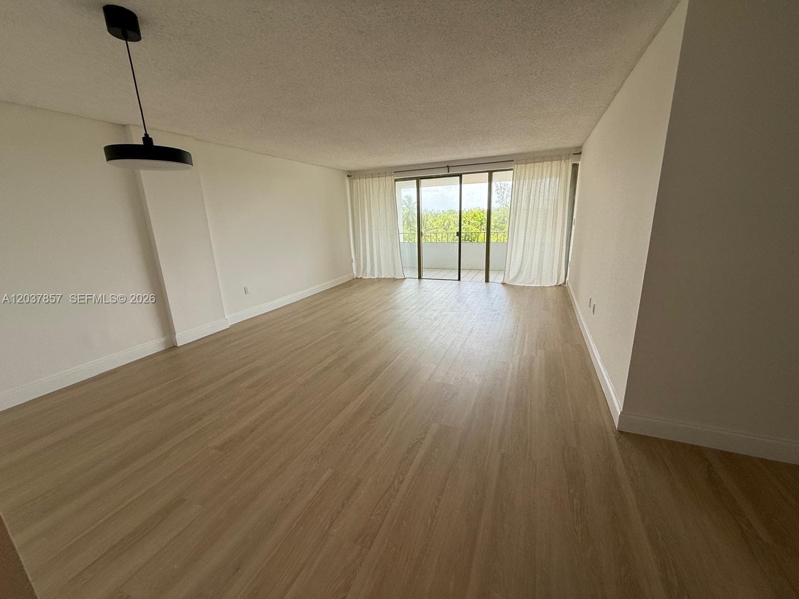155 Ocean Lane Dr 504 photo 3