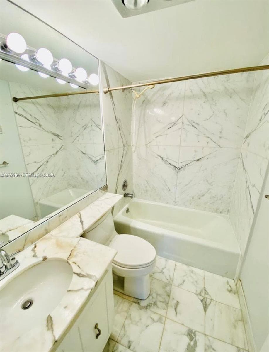 155 Ocean Lane Dr 504 photo 9