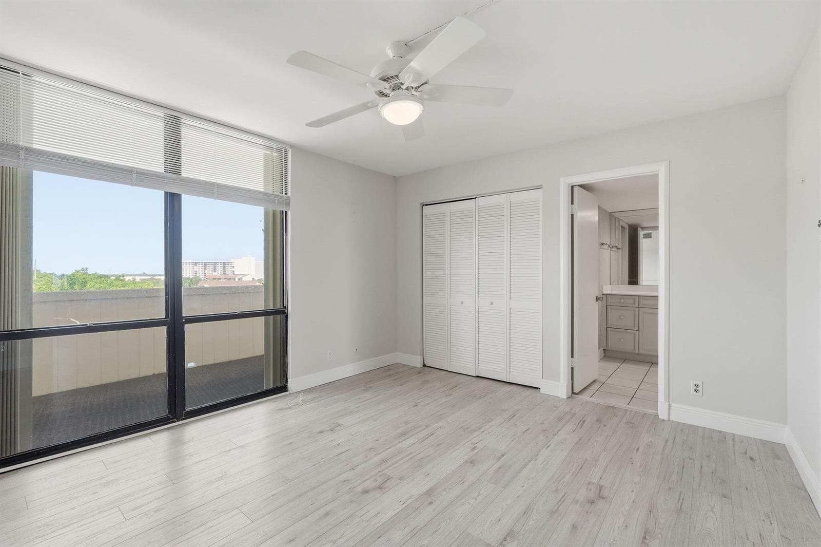 124 Lakeshore Drive 8280 photo 18