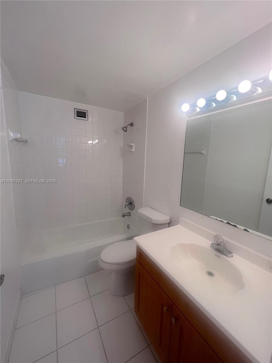 801 Brickell Bay Dr 364 photo 14