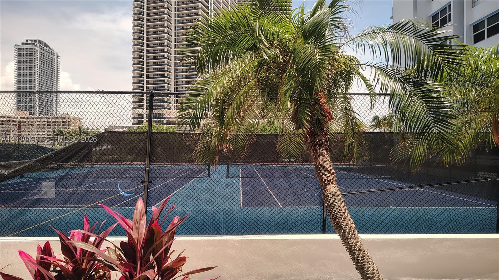 1904 S Ocean Dr 1807 photo 9