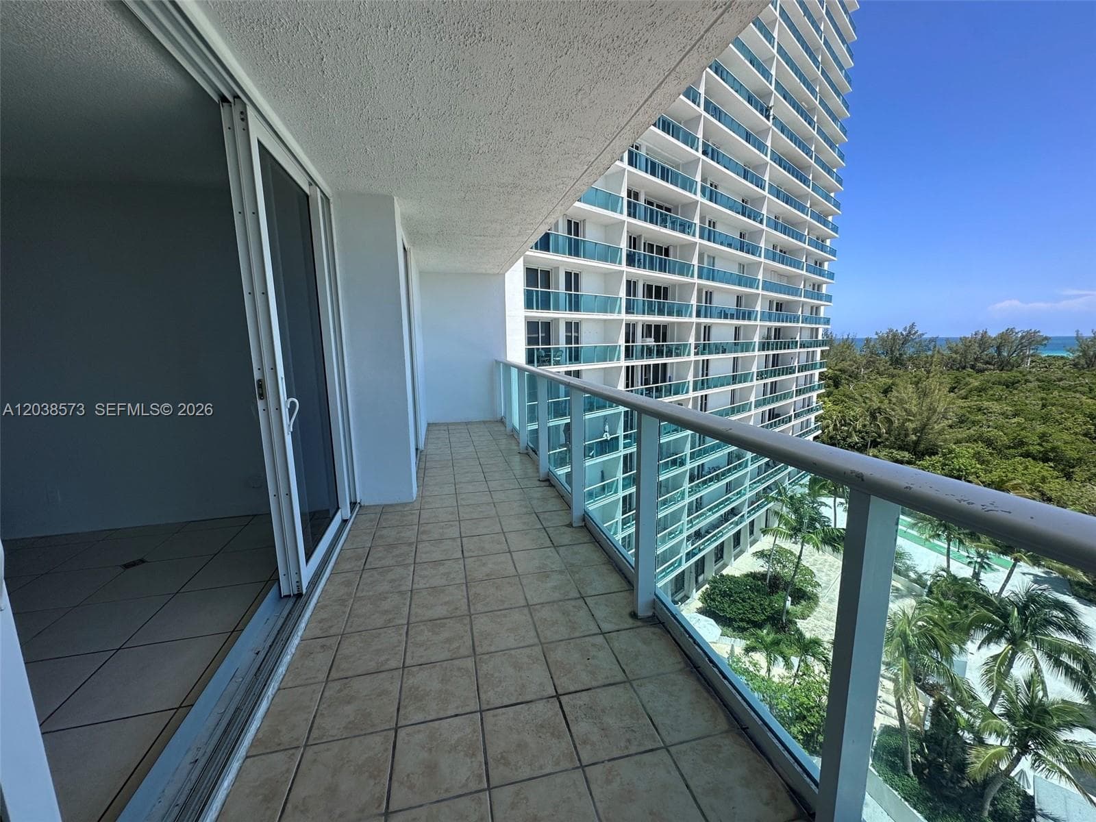 100 Bayview Dr 823 photo 9