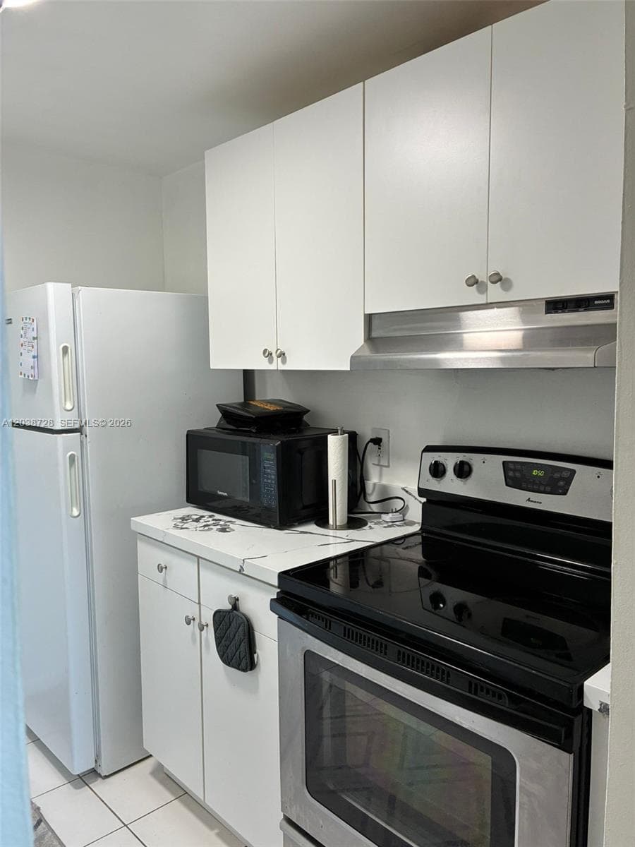 2350 NE 135th St 802 photo 4