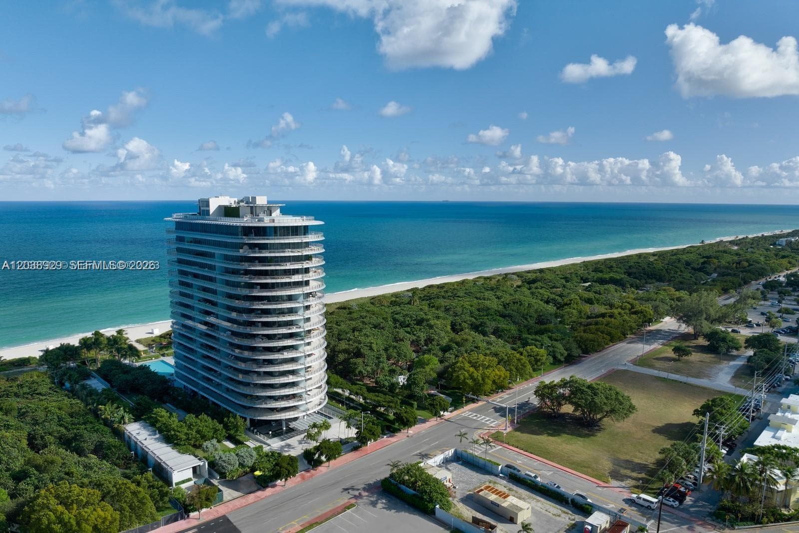 8701 Collins Ave 404 photo 23