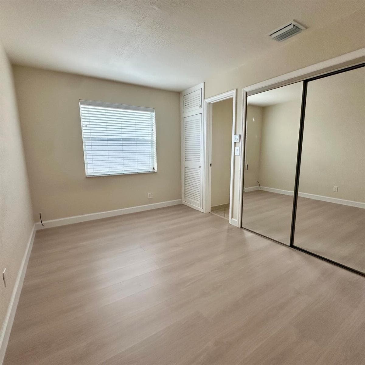 815 Middle River Drive 110 photo 10