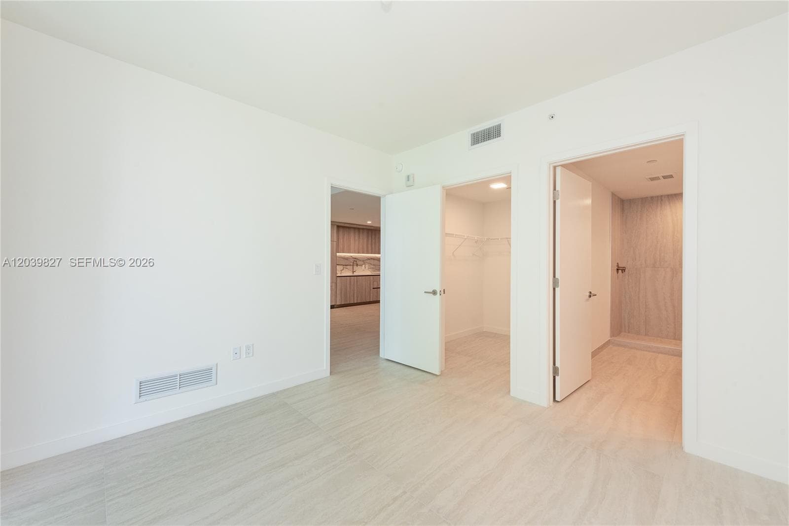 77 SE 5th St 3206 photo 25