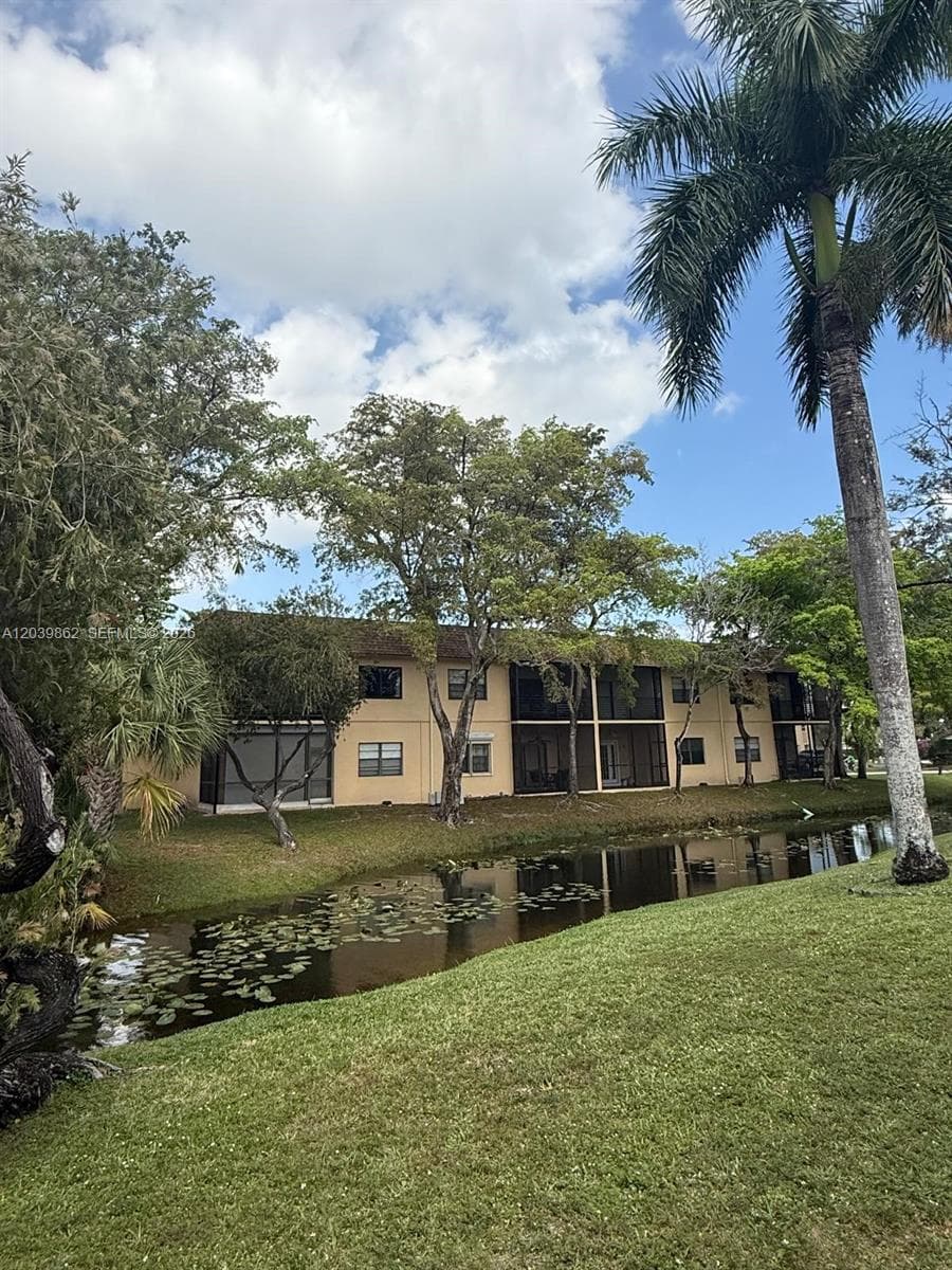 2 Briarwood Cir 212 photo 1
