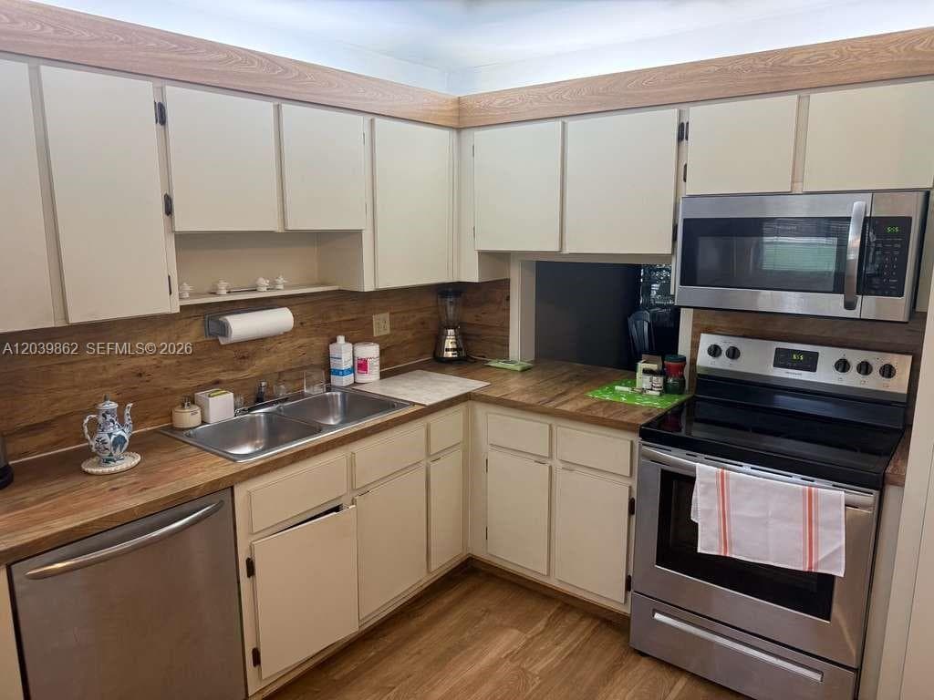 2 Briarwood Cir 212 photo 5
