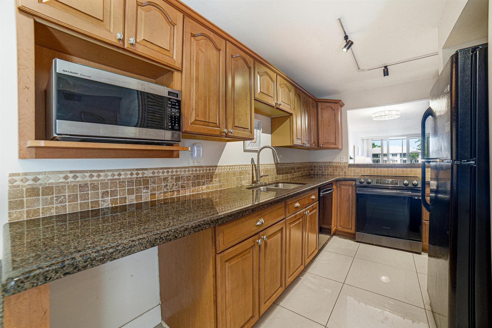 6 Royal Palm Way 211 photo 9