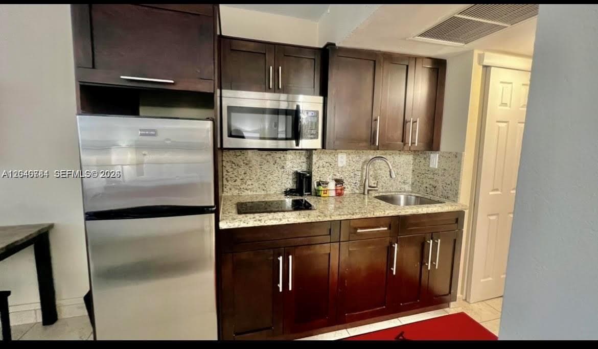 19201 Collins Ave 942 photo 8