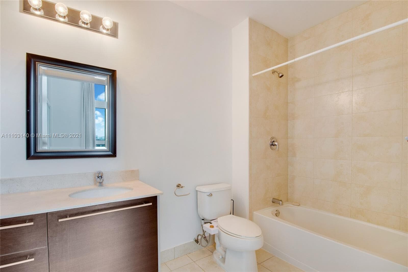 1900 N Bayshore Drive 912 photo 6