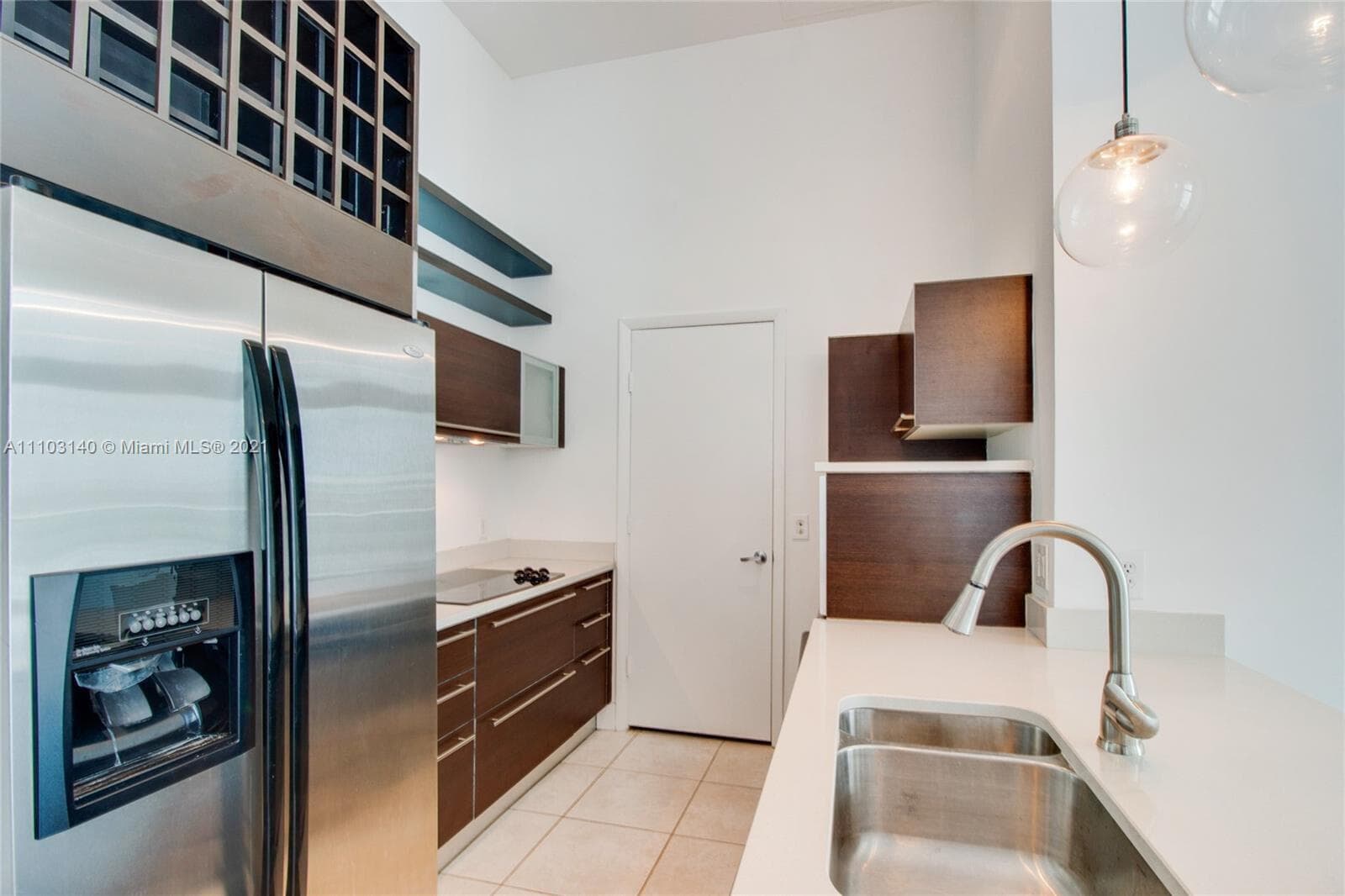 1900 N Bayshore Drive 912 photo 3