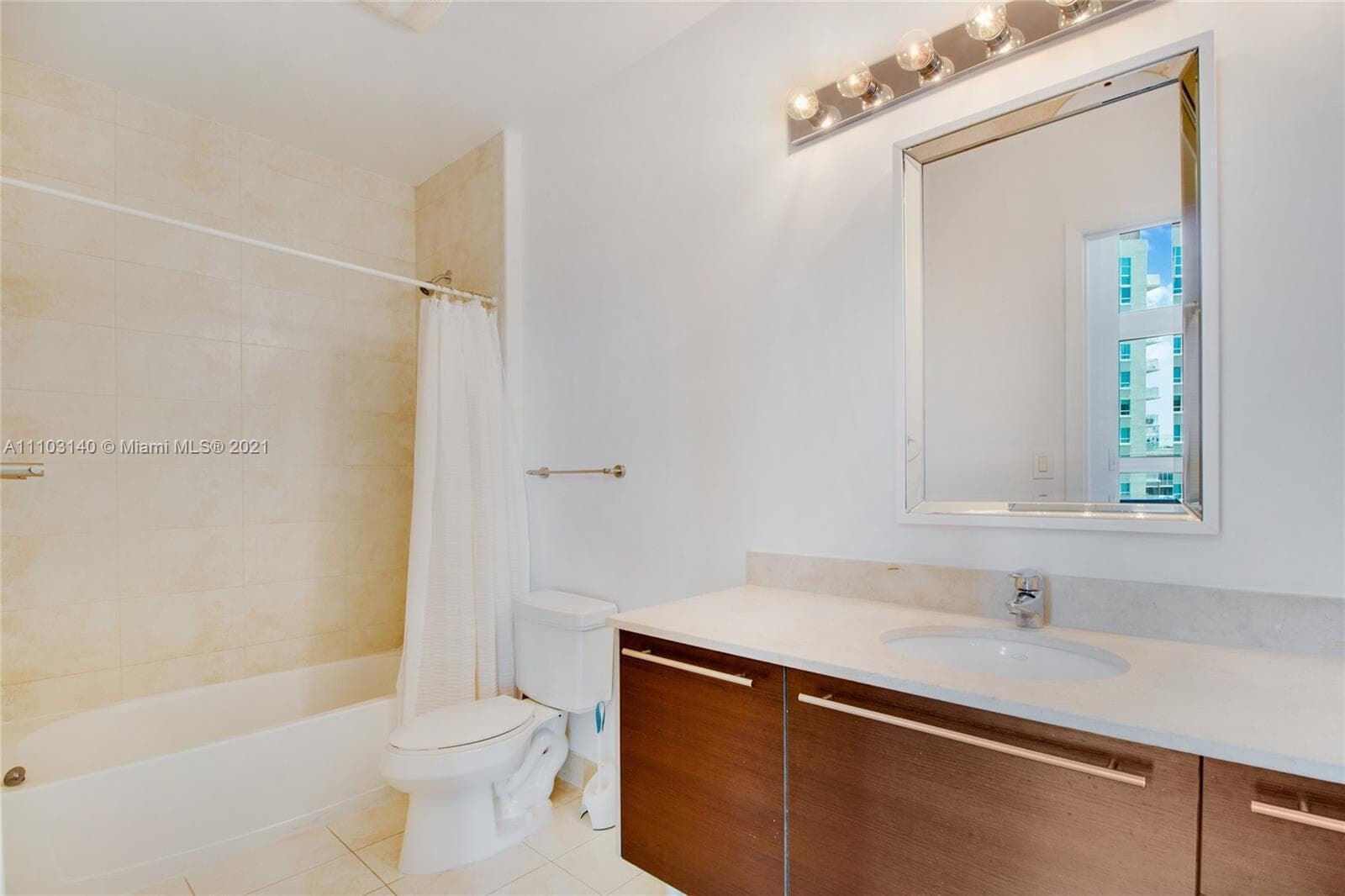 1900 N Bayshore Drive 912 photo 8