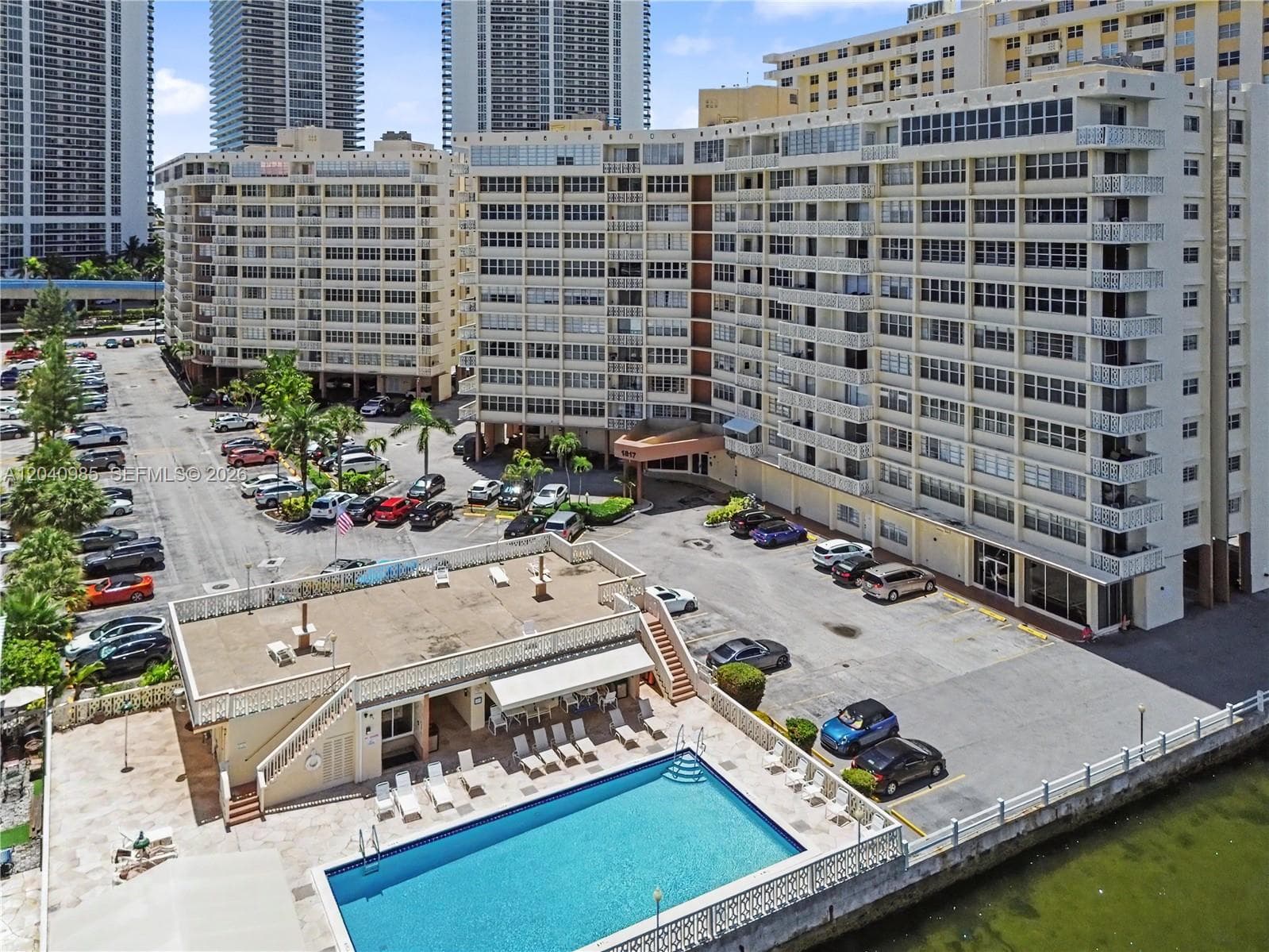 1817 S Ocean Dr 620 photo 2