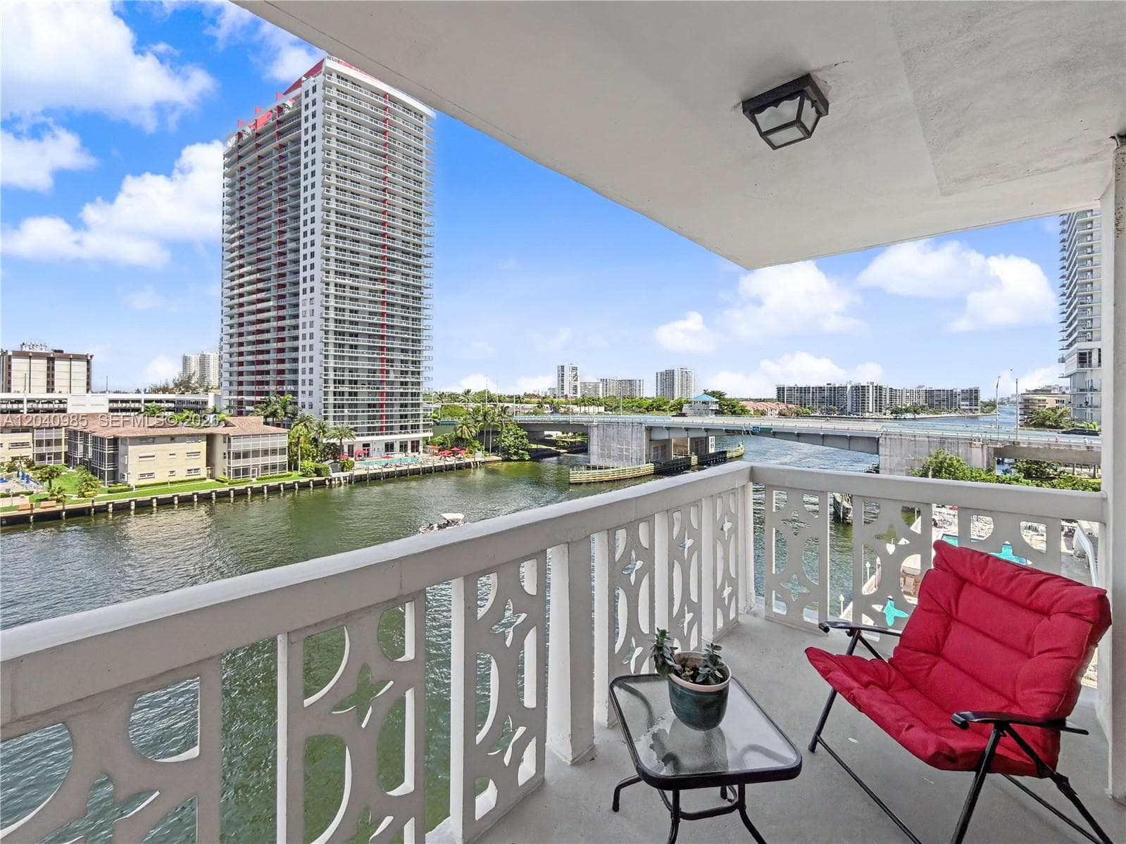 1817 S Ocean Dr 620 photo 17
