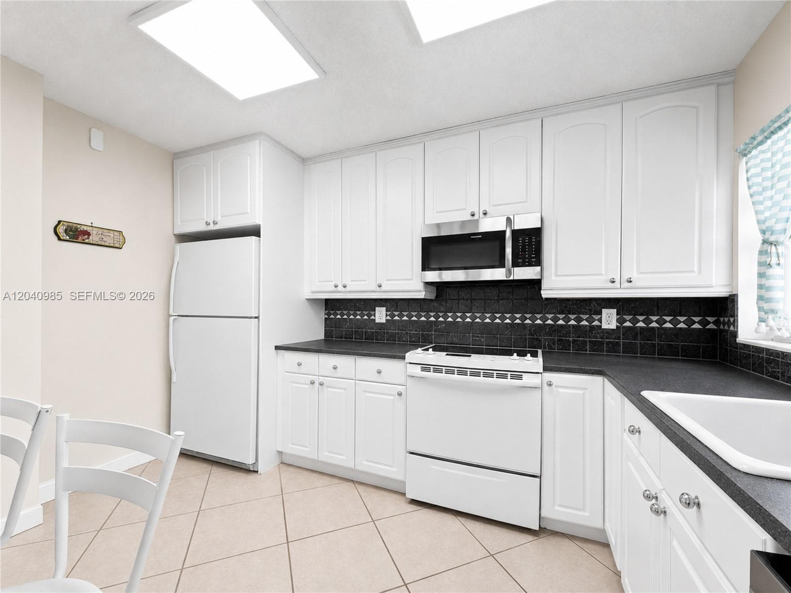 1817 S Ocean Dr 620 photo 9