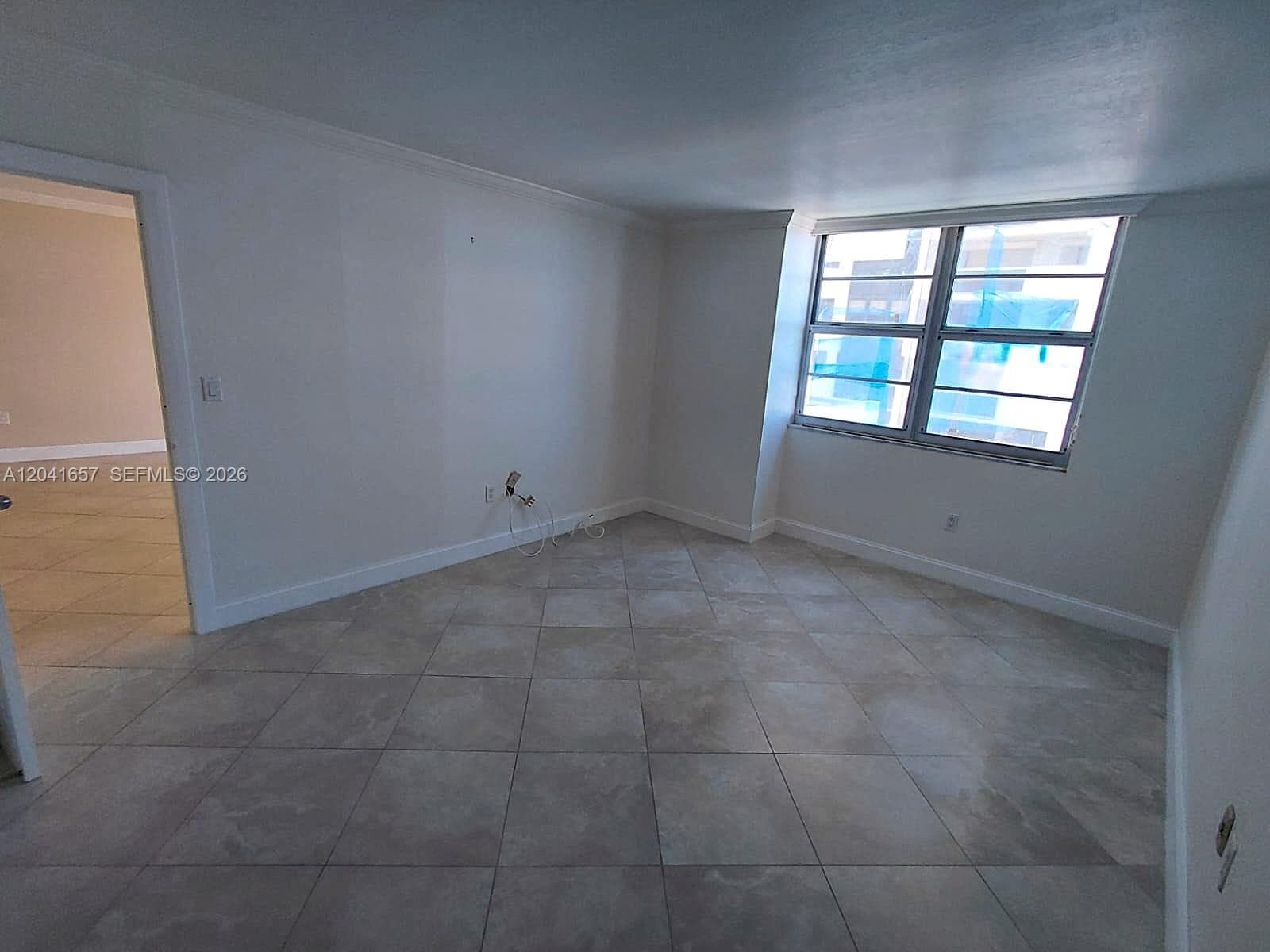 5701 Collins Ave 619 photo 16