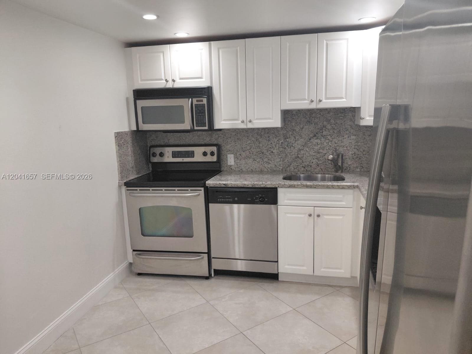 5701 Collins Ave 619 photo 10