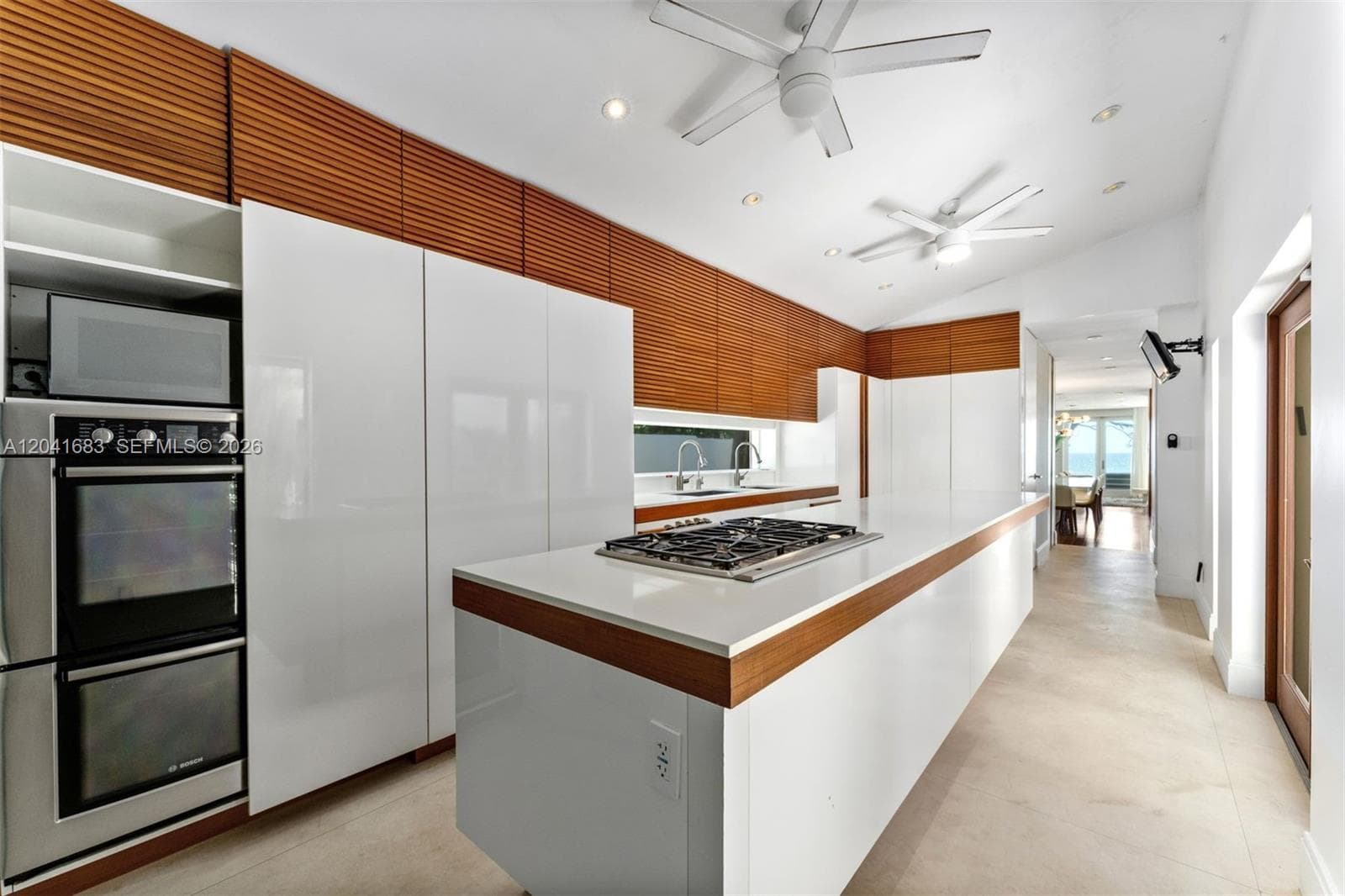 105 Ocean Blvd photo 13
