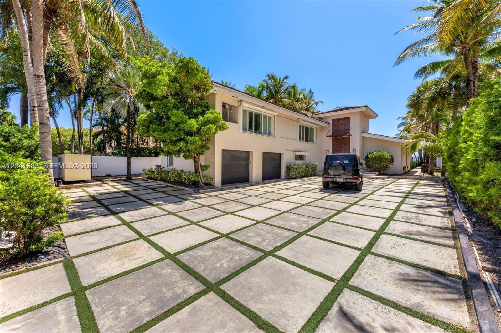 105 Ocean Blvd photo 8