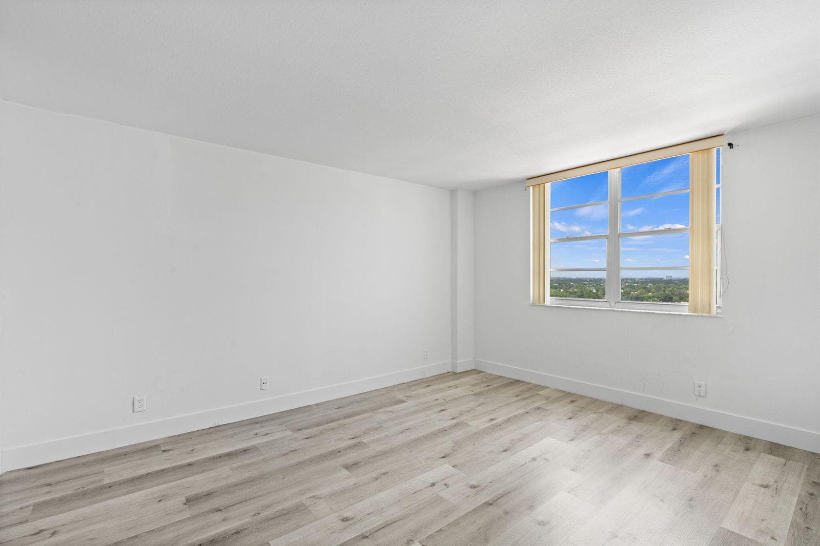 1900 S Ocean Boulevard 10j photo 19