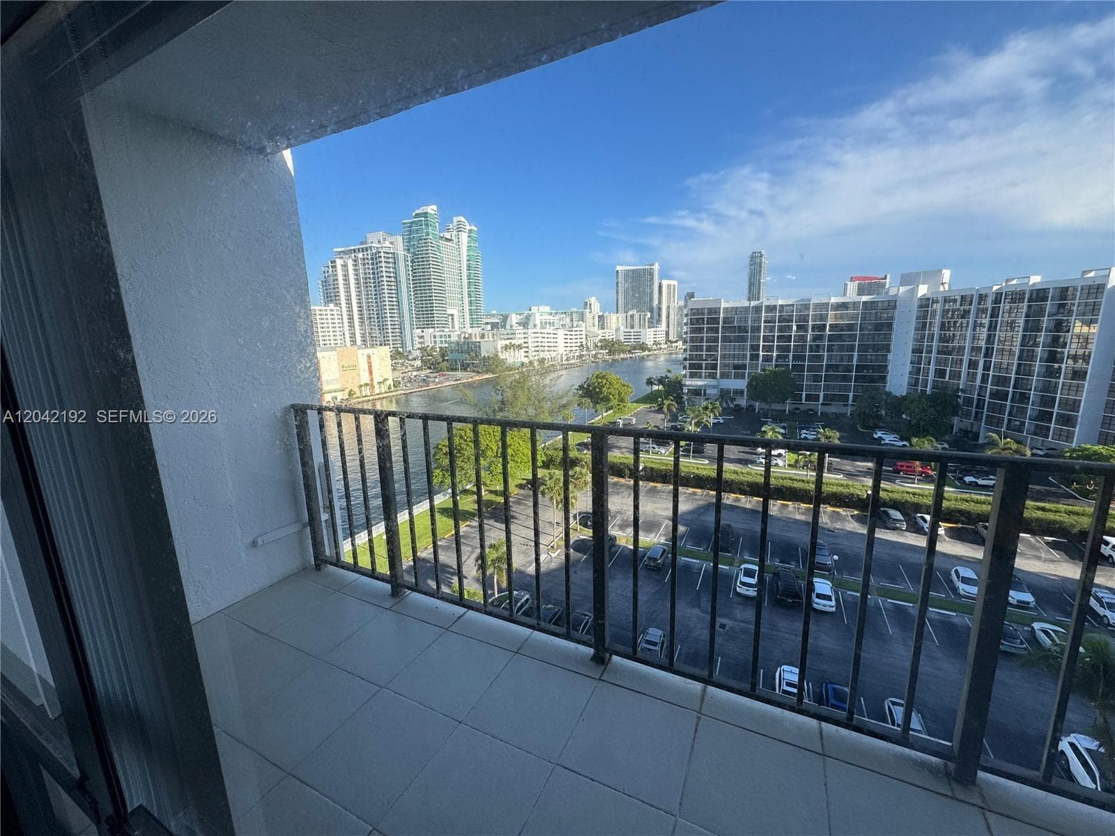 800 Parkview Dr 1018 photo 13