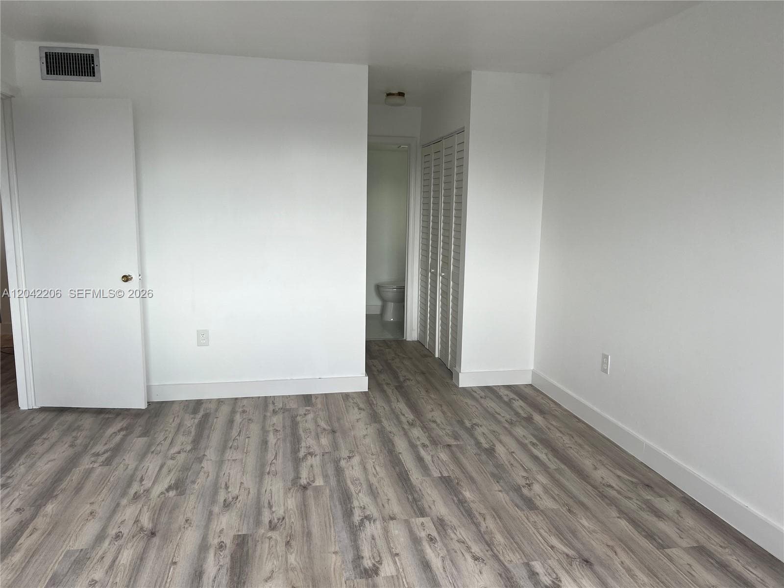 860 NE 78th St 303 photo 22
