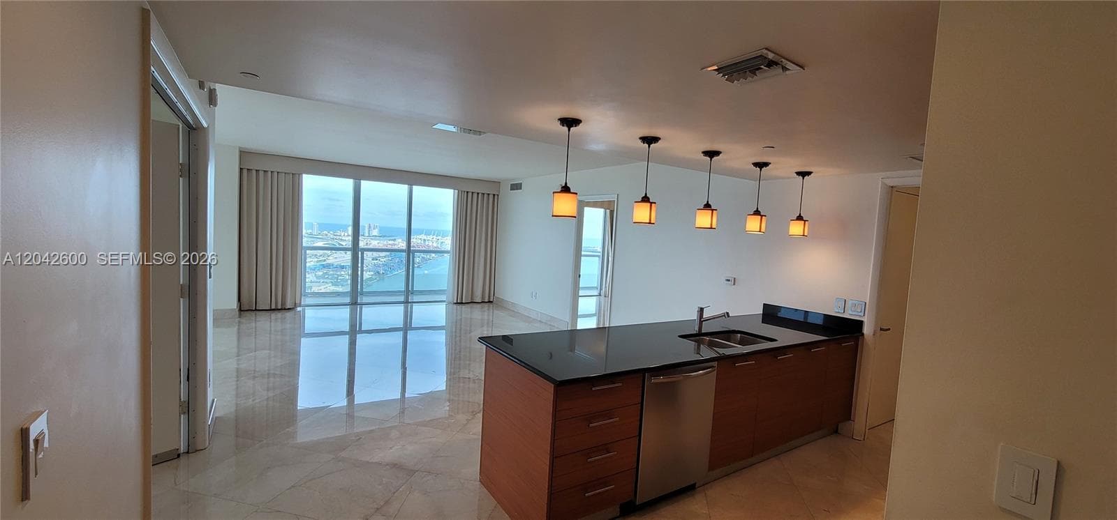 50 Biscayne Blvd 5202 photo 4
