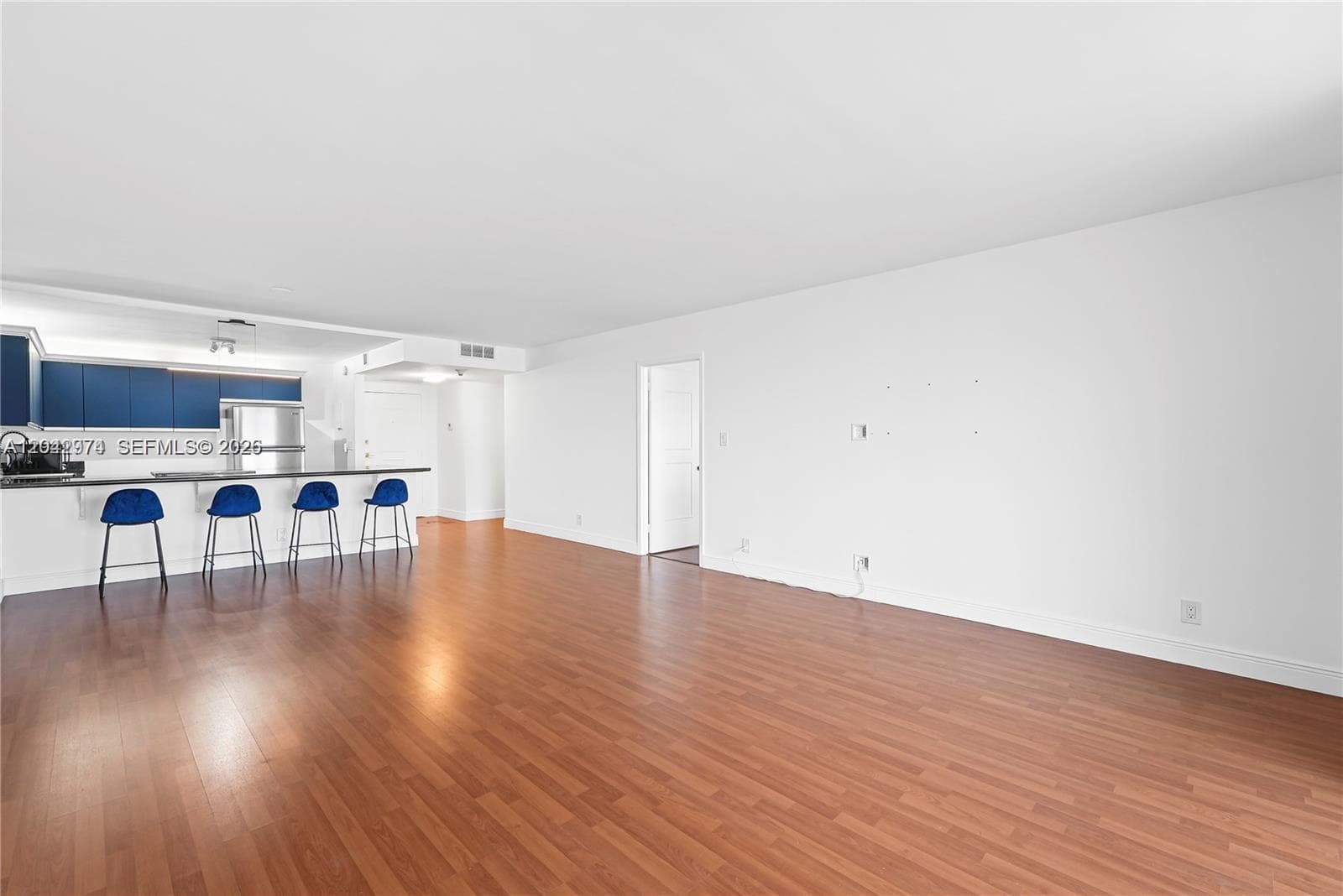 2500 Parkview Dr 1503 photo 7