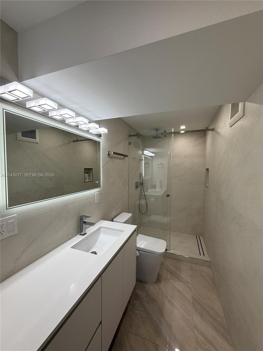 1849 S Ocean Dr PH5 photo 10
