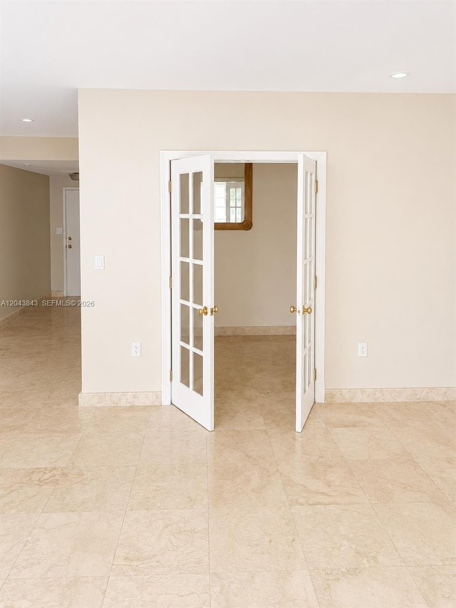 5255 Collins Ave 7B photo 23