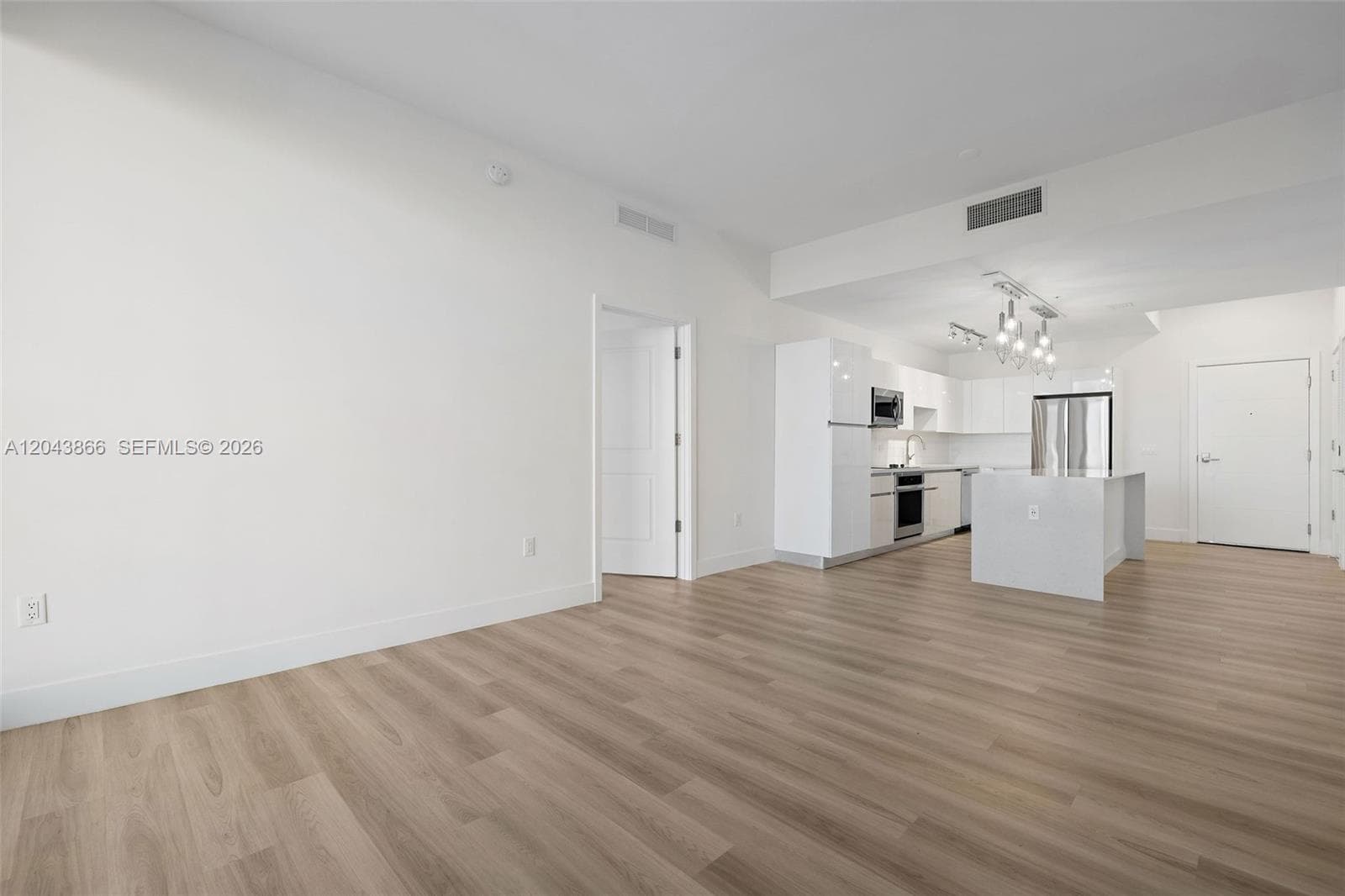 101 Diplomat Pkwy 2304 photo 7