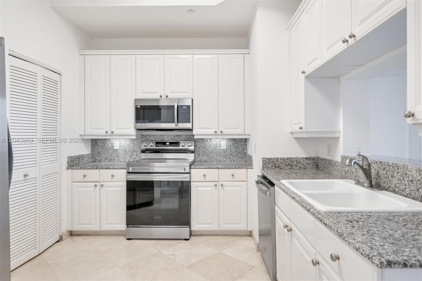 888 Brickell Key Dr 2610 photo 25