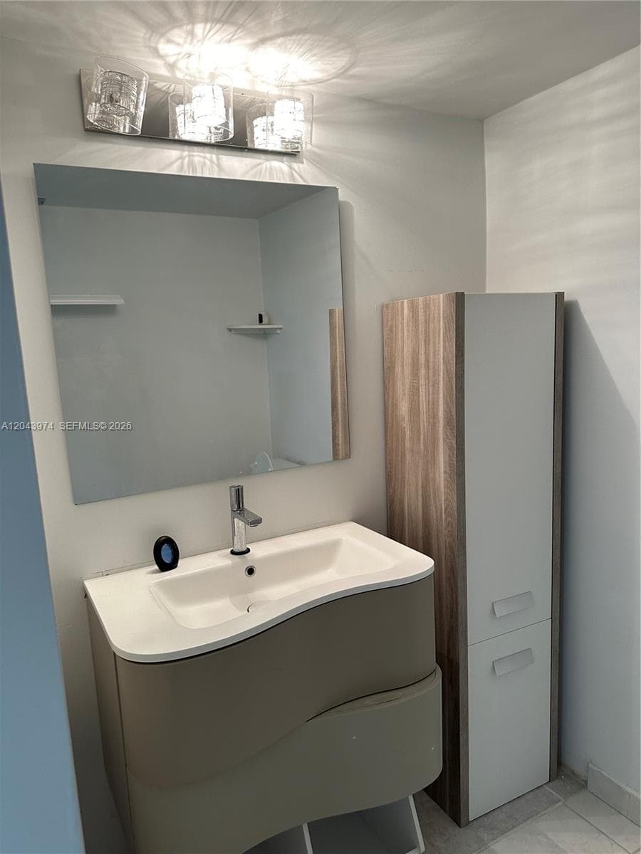 600 Three Islands Blvd 1113 photo 17