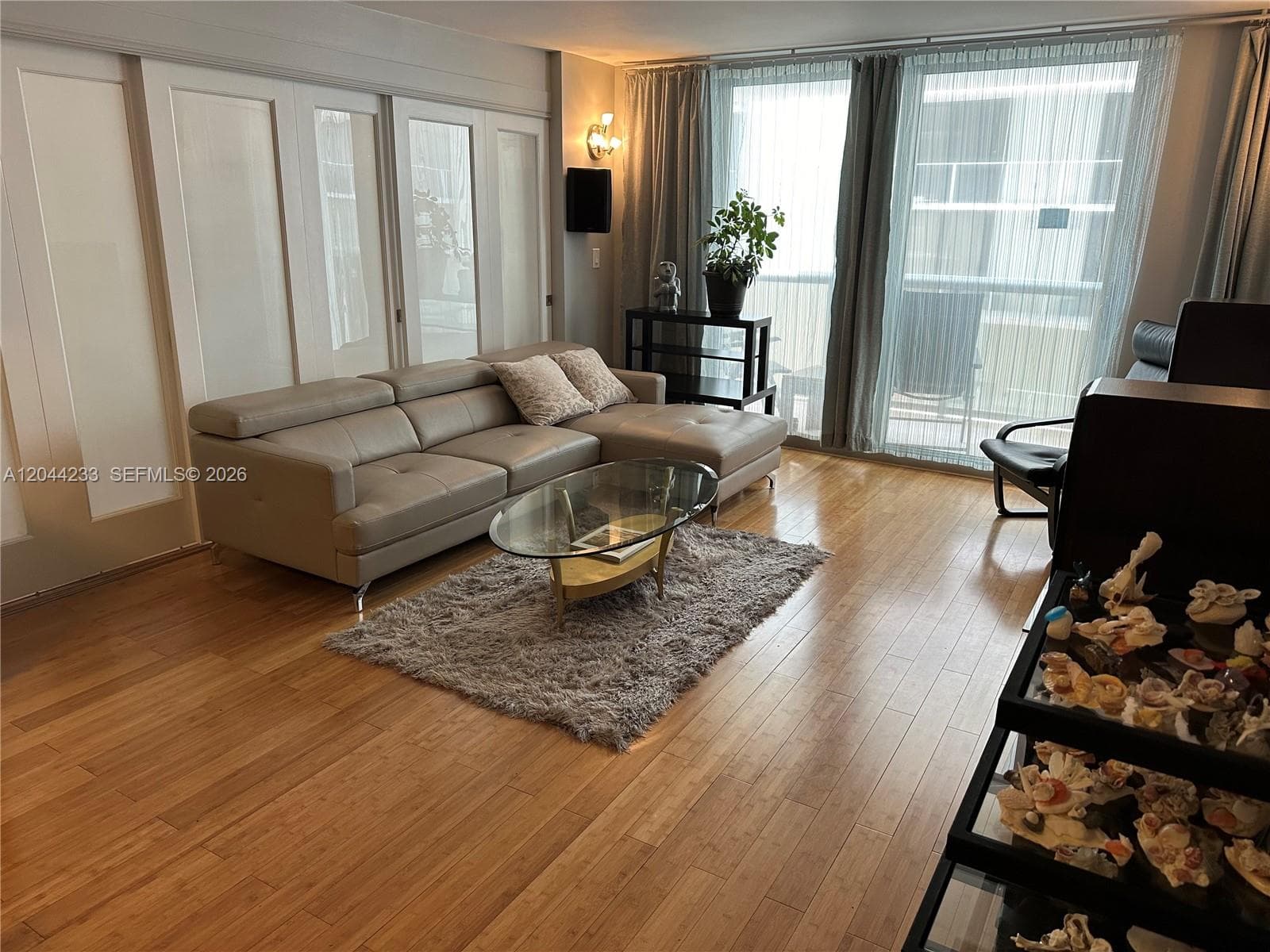6039 Collins Ave 1205 photo 11
