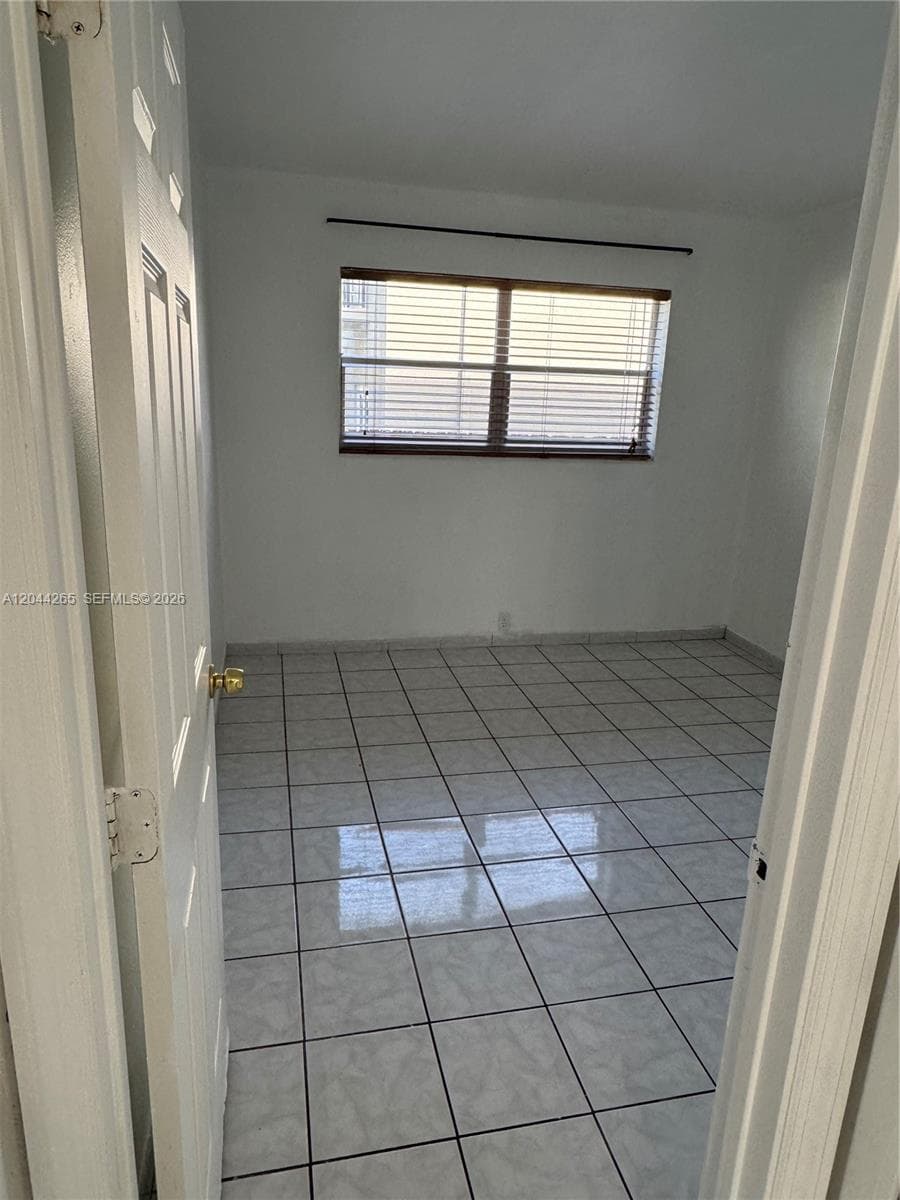 1765 Venice Ln 4E photo 14
