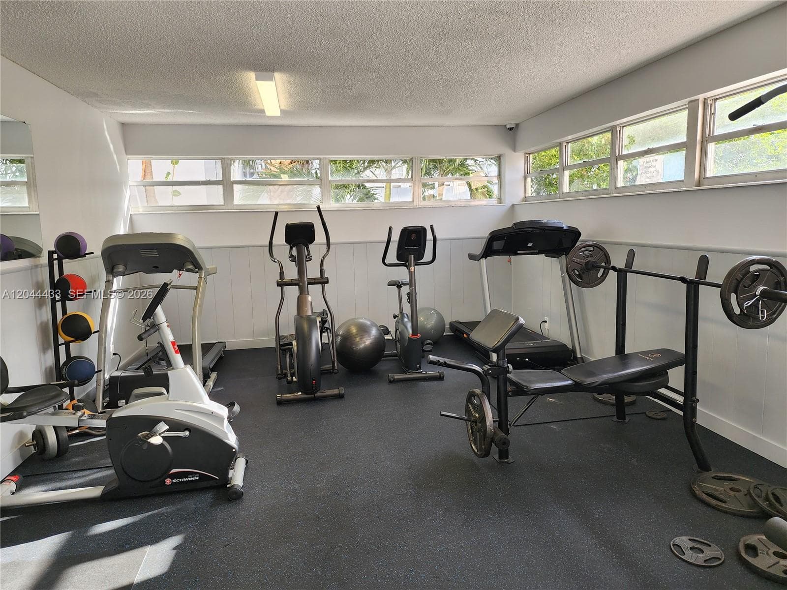 3161 S Ocean Dr 404 photo 8