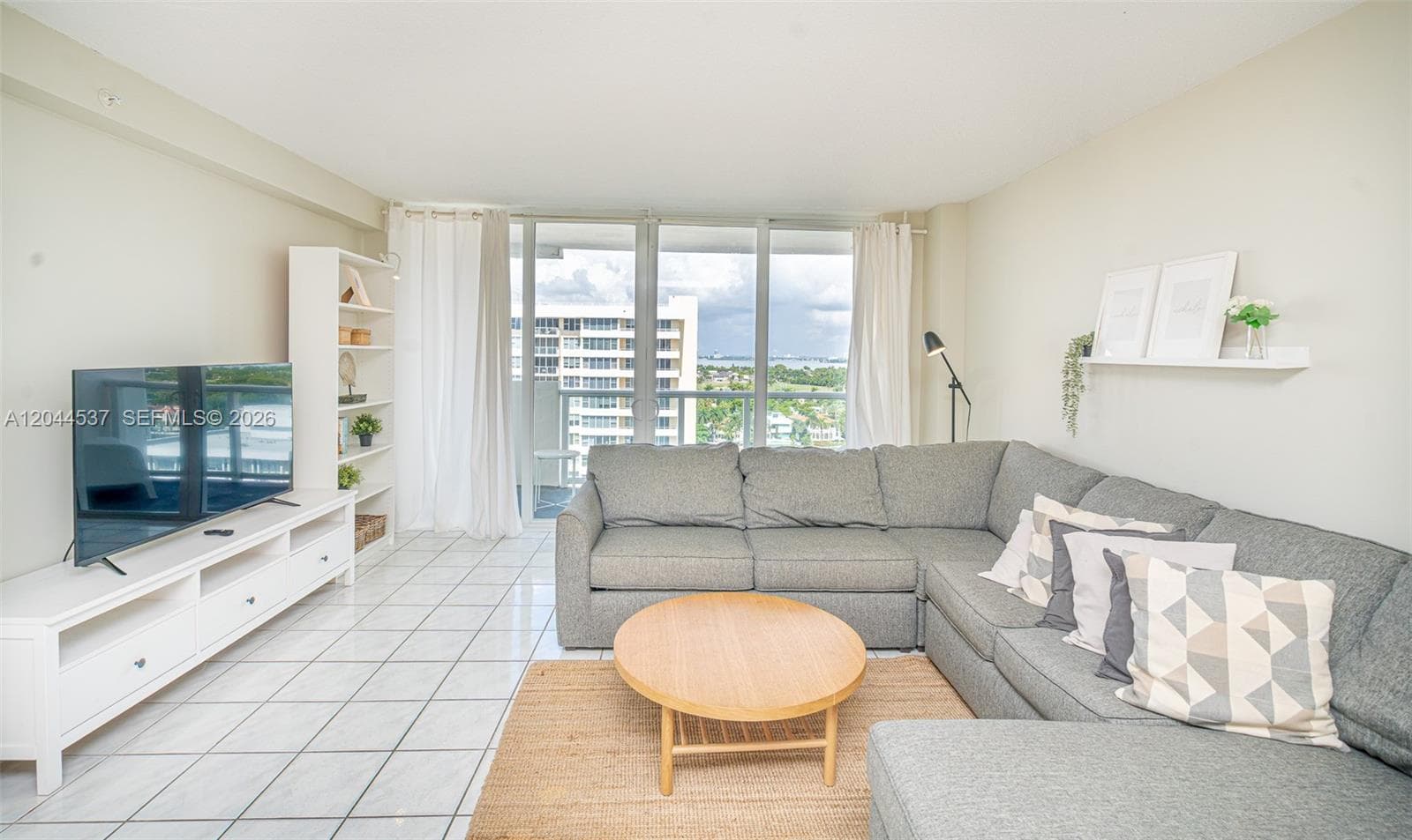 5601 Collins Ave 1517 photo 8