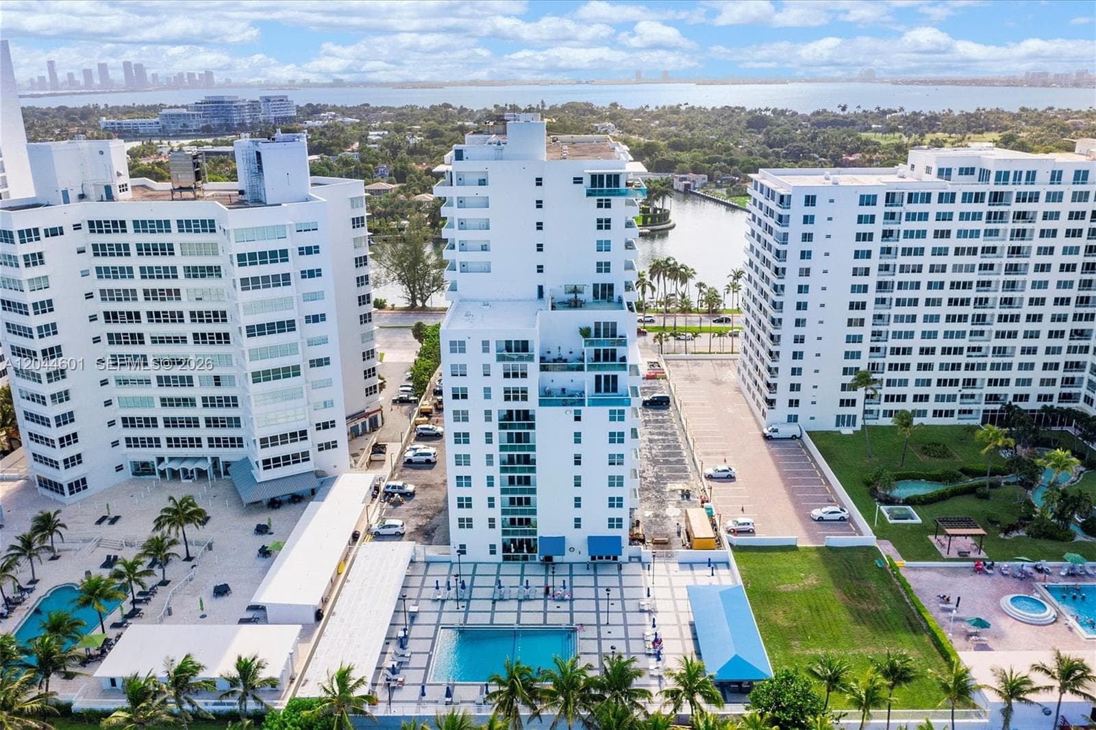 5001 Collins Ave 9H photo 11