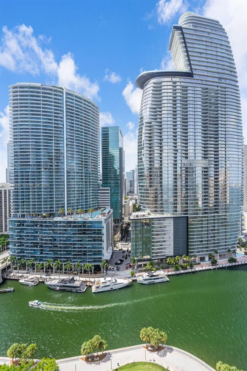 475 Brickell Ave 2508 photo 13